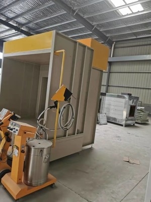 Spruzzatura artificiale recuperare piccola stanza di polvere con quattro elementi di filtro